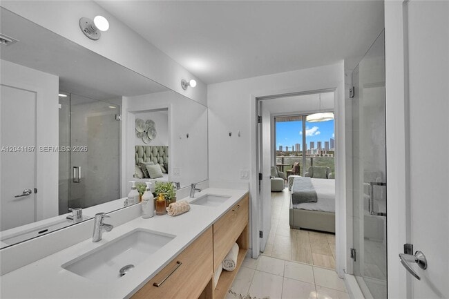 Building Photo - 16385 Biscayne Blvd