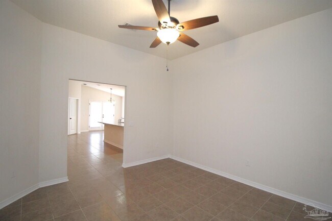 Building Photo - 5621 Peach Dr