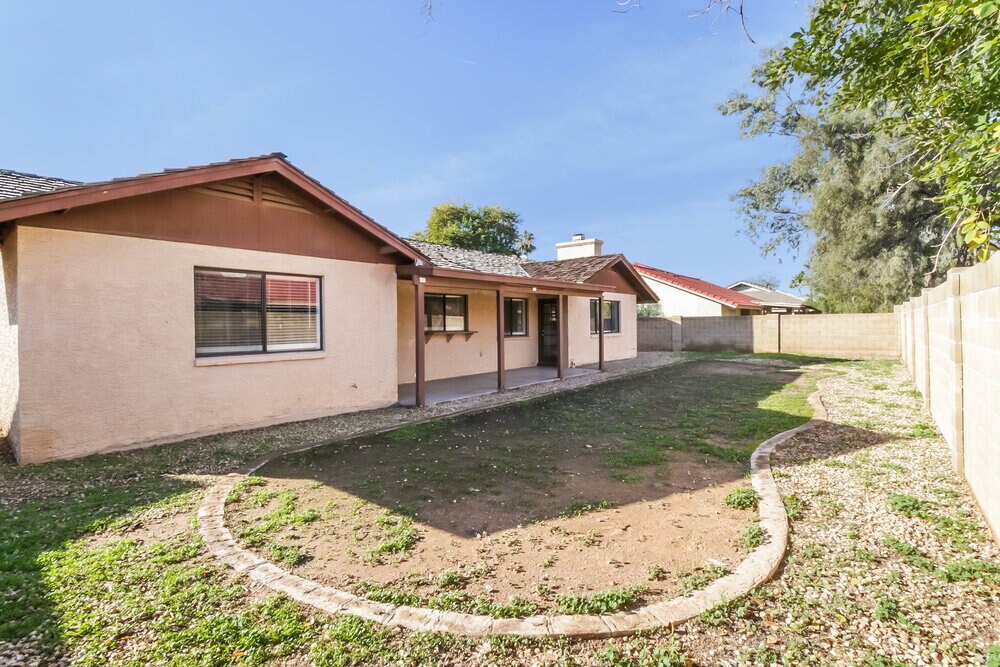 Building Photo - 440 E San Pedro Ave