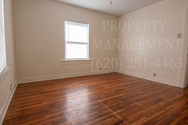 Building Photo - 2 Bedroom, 1 Bath