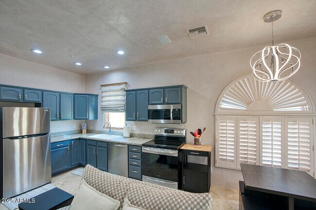 Building Photo - 10420 E Morning Vista Ln