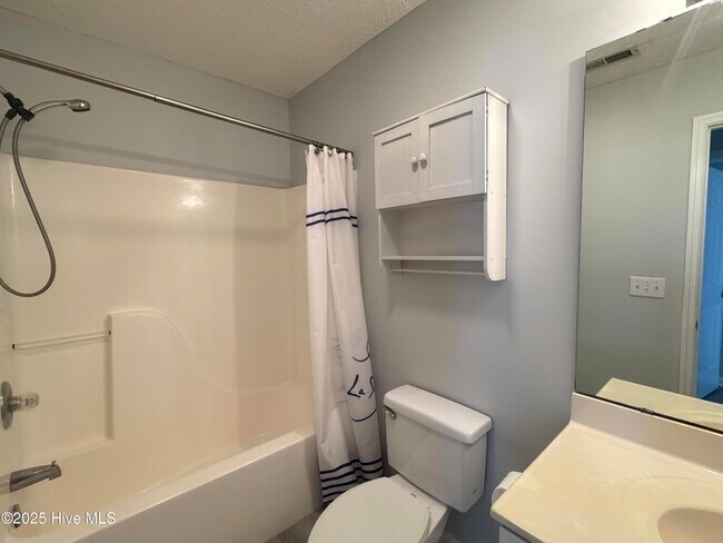 Building Photo - 117 NW 10th St