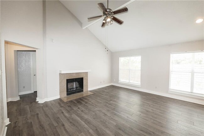 Building Photo - 1302 Danbury Square