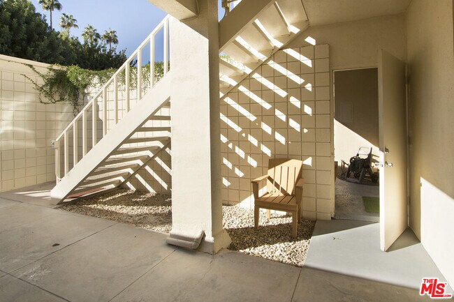 Building Photo - 501 Desert Lakes Cir