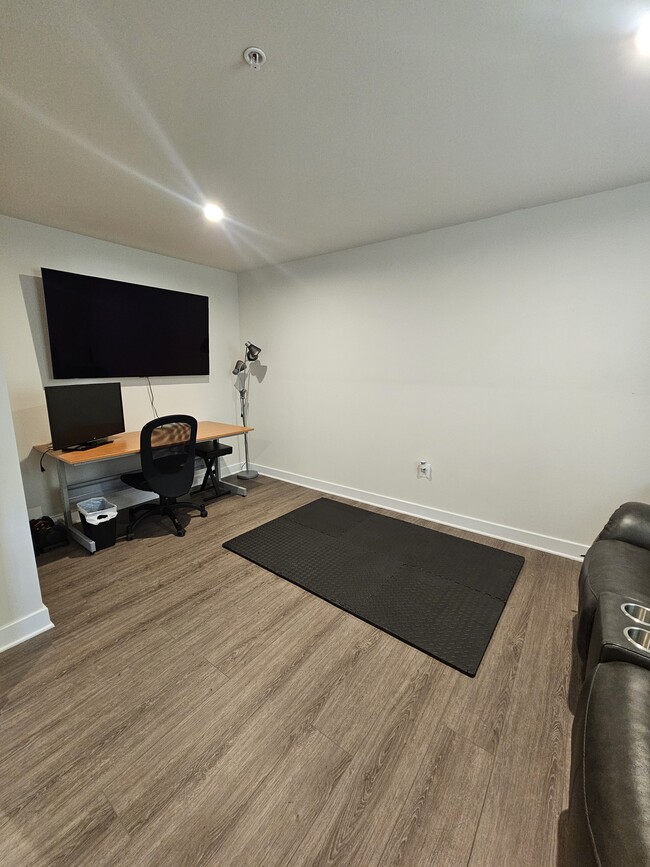 Building Photo - 16573 Fife Wy