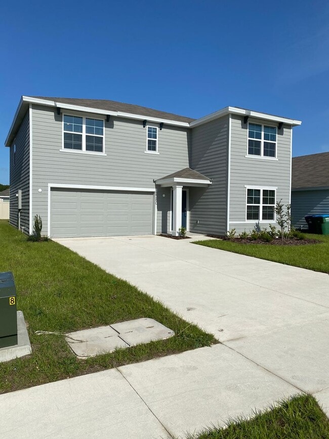 Building Photo - Avalon Woods 4/3/2 ***WON'T LAST***