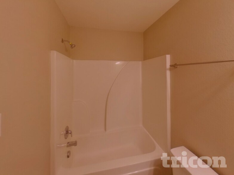 Building Photo - 3204 Dizzy Dean Dr