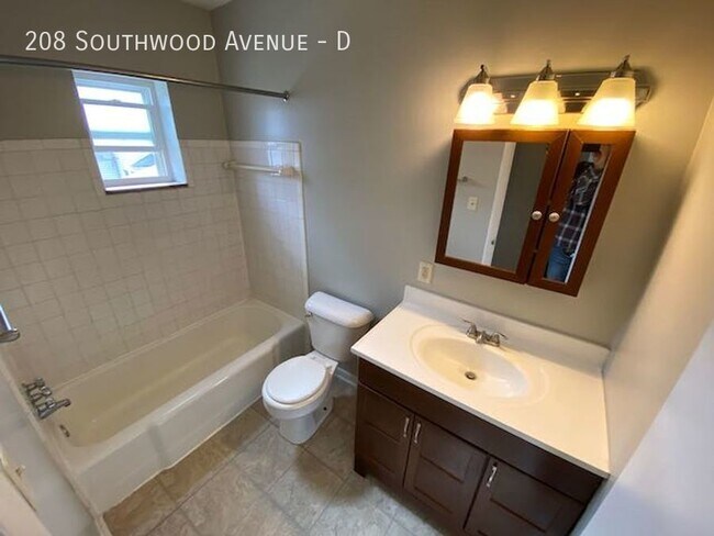 Building Photo - 208 Southwood Ave