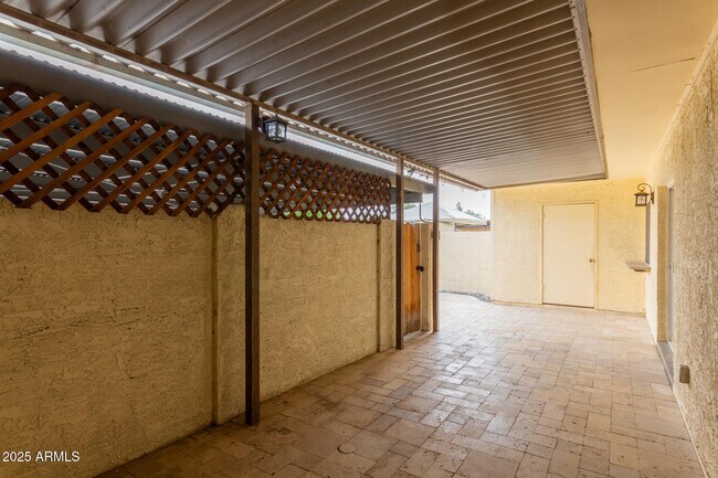 Building Photo - 8212 E Rovey Ave