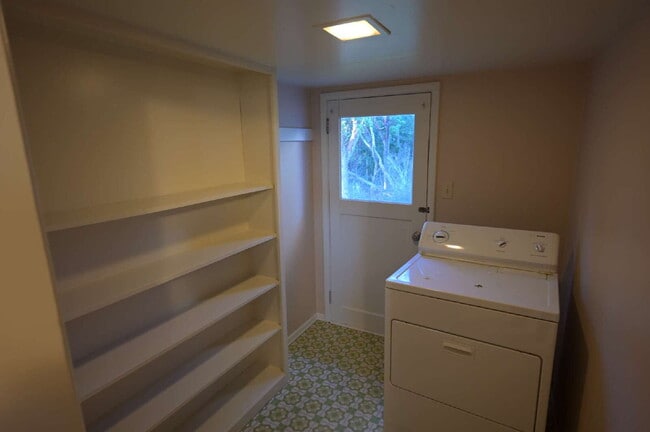 Building Photo - 2 bed 1 bath in a country setting