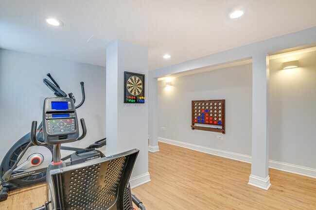 Building Photo - 1503 Fowler Ave