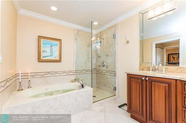 Building Photo - 270 Captains Walk