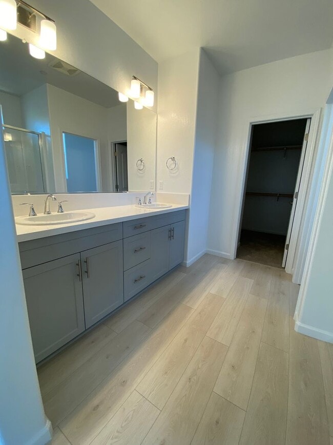 Building Photo - Spacious 4-Bedroom New Build in Prime Nort...