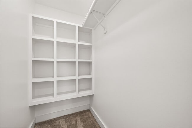 Building Photo - 6615 W Montgomery Rd