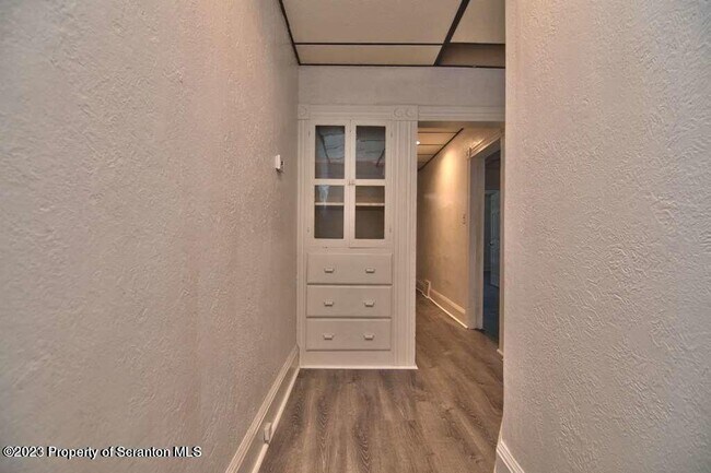 Building Photo - 1418 Capouse Ave
