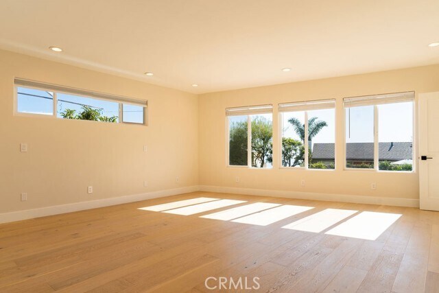 Building Photo - 2850 Zell Dr