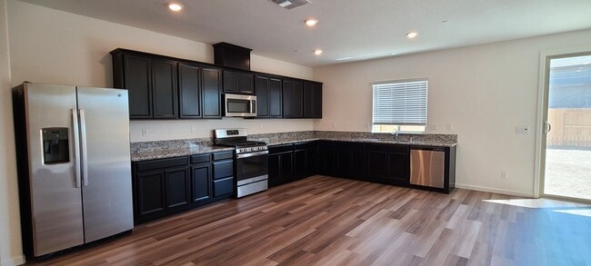 Building Photo - West Roseville Single Story Lennar Solar Pavia @ Fiddyment Farm, 4 bed, 2 ba 1772 sq foot - Park ...