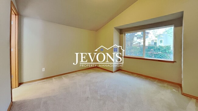 Building Photo - Charming two-story condo with two master s...