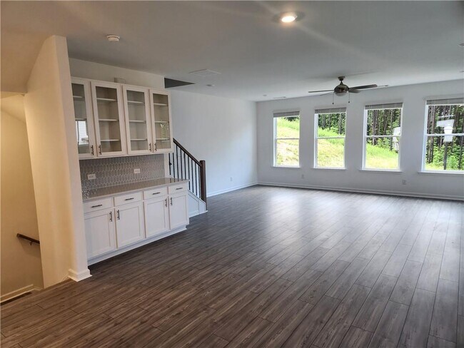 Building Photo - 101 Holt Ln