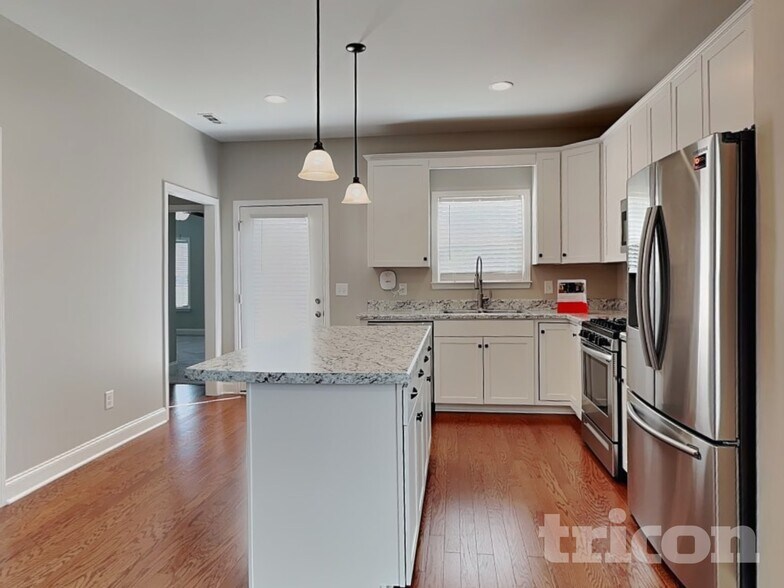 Building Photo - 1363 Coates Ln