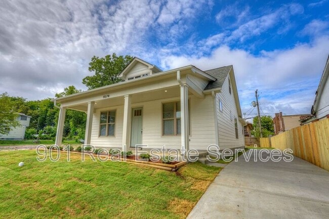 Building Photo - 1074 Faxon Ave