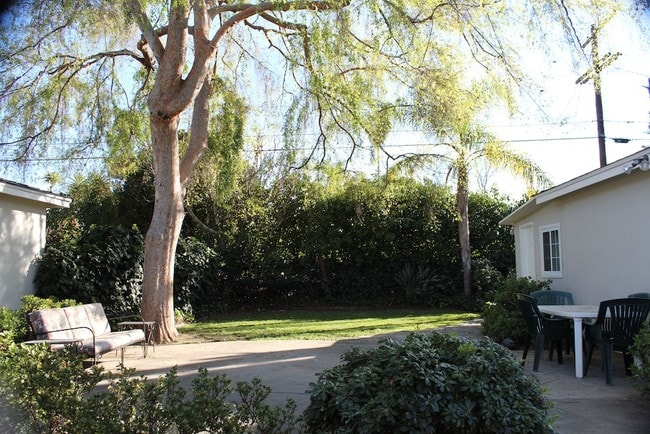 Very quiet backyard - 14340 Hatteras St