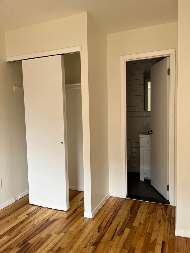 Main bedroom closet - 23208 Horace Harding Expy