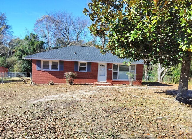 Building Photo - Village, home