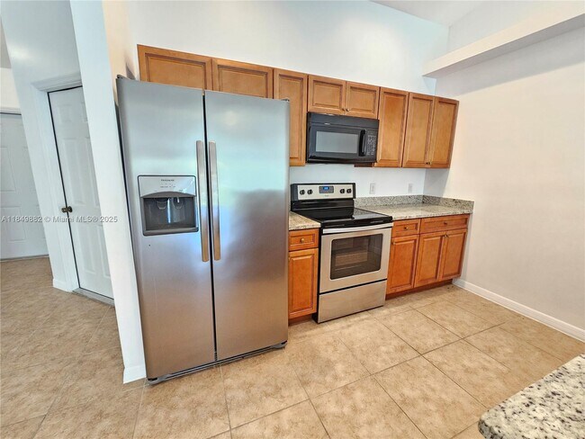 Building Photo - 3820 SW 16th Pl