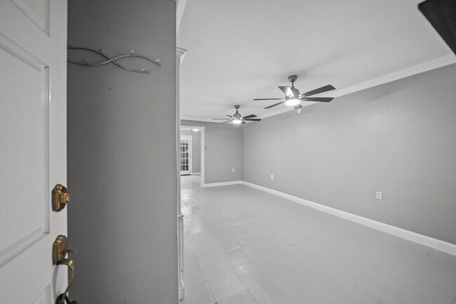Building Photo - 4040 San Felipe St