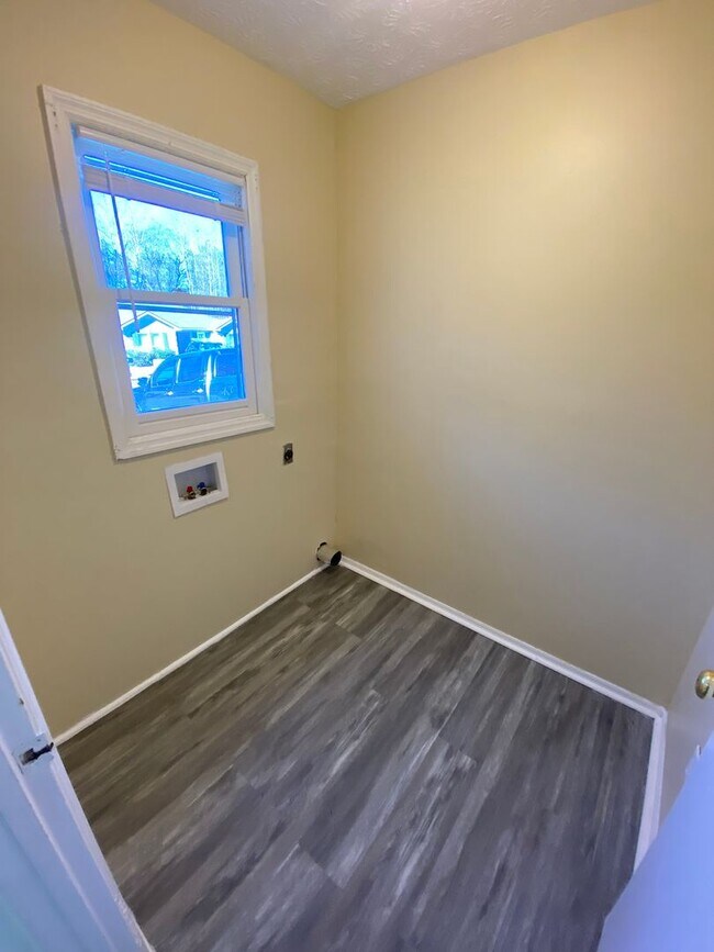 Building Photo - **ON HOLD**Total Electric 3 Bedroom / 2 Bathroom Home for Rent in East Columbus, GA***