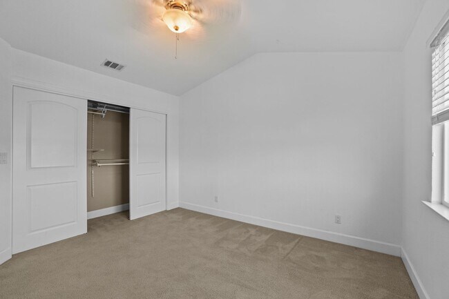 Building Photo - 743 Calico Trail