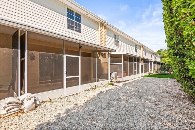 Building Photo - 2979 Estancia Pl