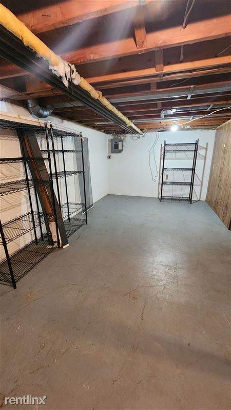 Building Photo - 3163 Burbank Dr