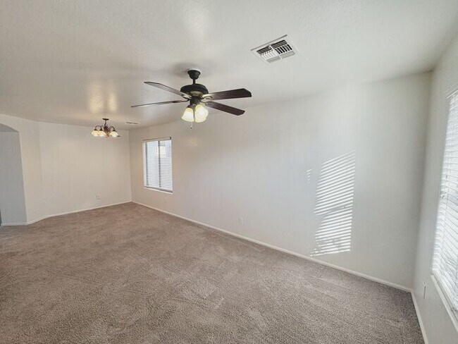 Building Photo - 4 BED, 2.5 BATH HOME IN CIRCLE CROSS RANCH SAN TAN VALLEY, AZ