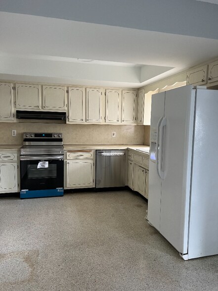 Building Photo - 2643 Cherrywood Ln