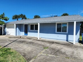 Building Photo - Beachside Getaway 2 Bedroom 1 Bath Home