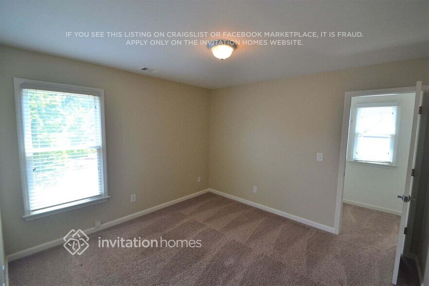 Building Photo - 9175 Waterford Ln