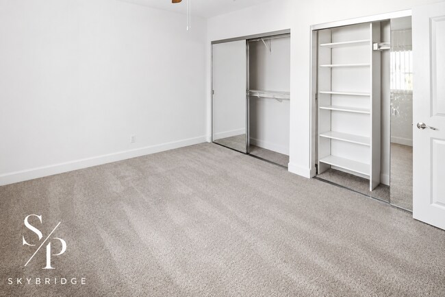 Building Photo - 10982 Roebling Ave