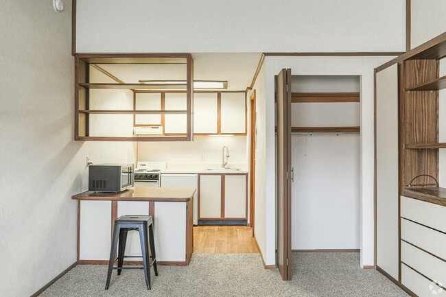 Building Photo - 377 Brunswick-