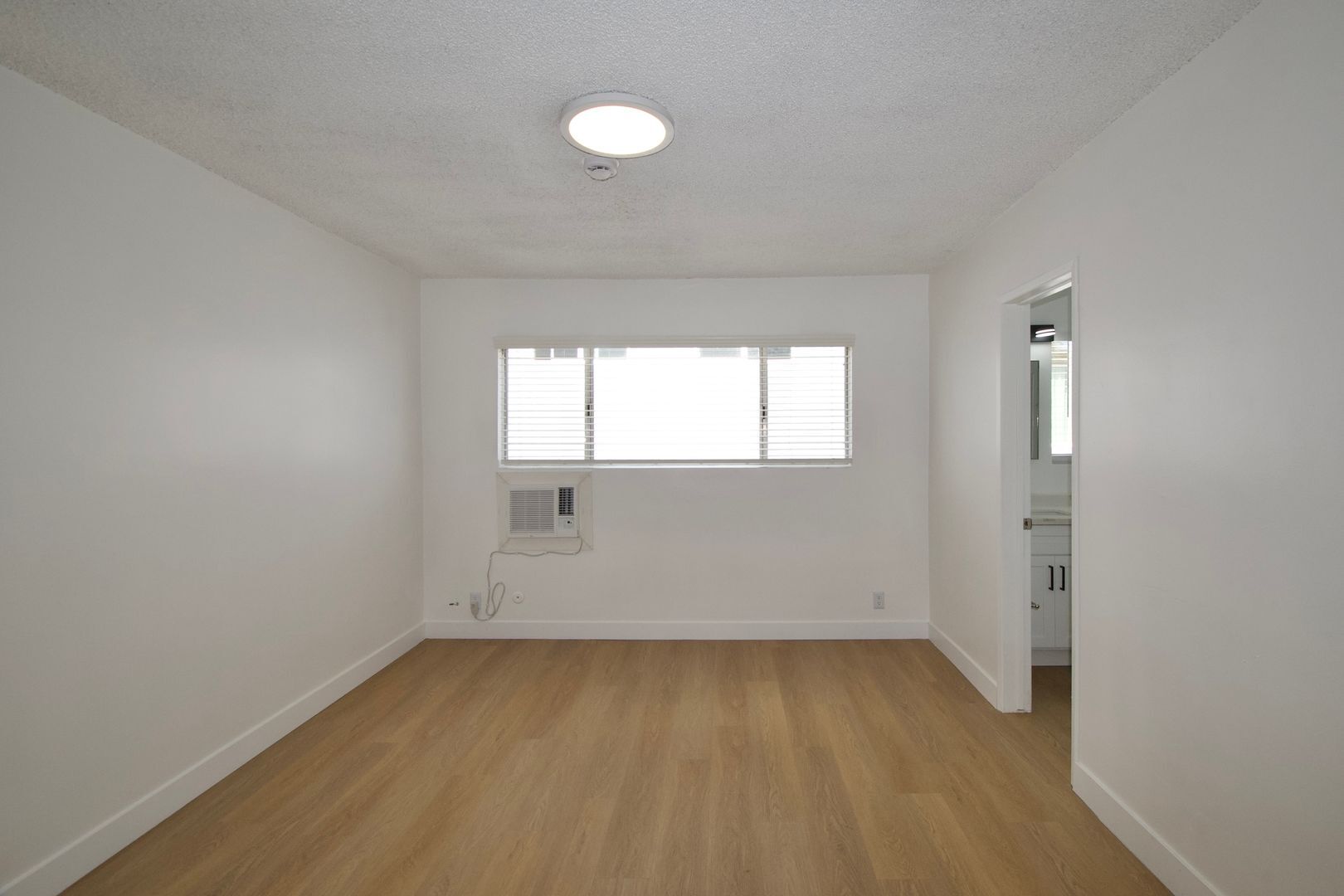 Building Photo - 10855 Morrison St