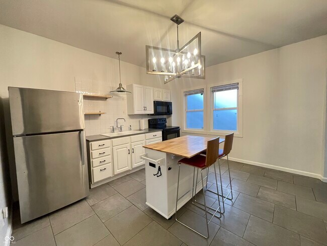 Building Photo - 3818 Central Ave