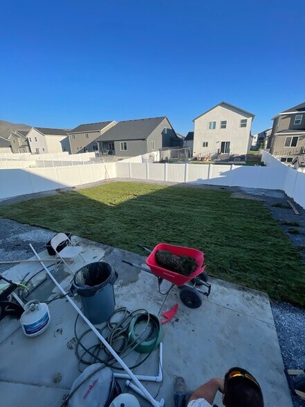 Building Photo - 1298 E Rachel Way