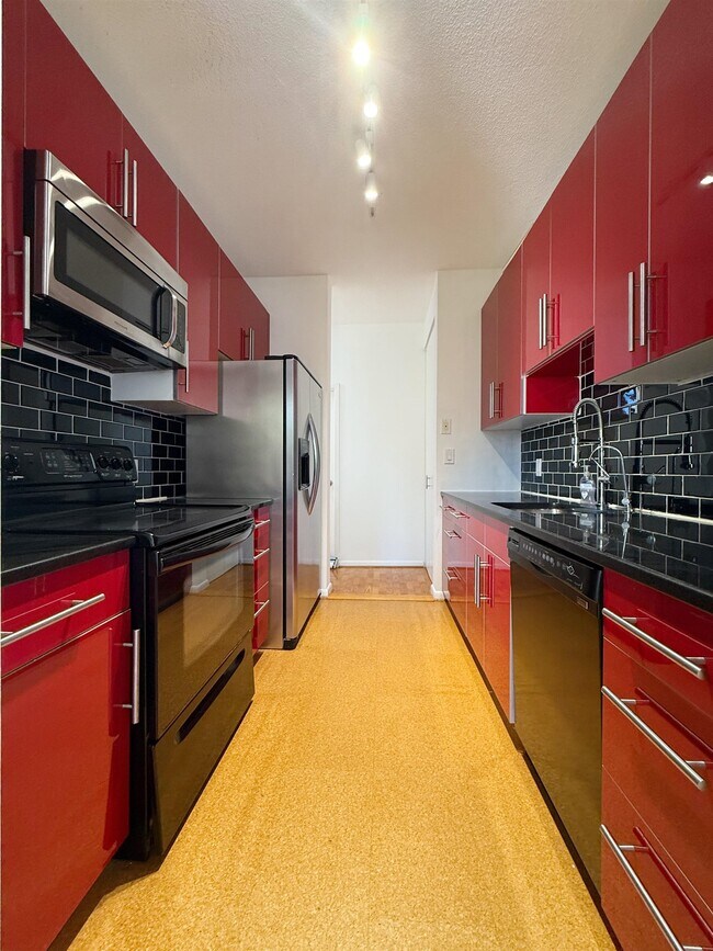 Building Photo - 200 Grand Cove Way