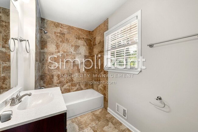 Building Photo - Charming 4 Bd / 2 Bath in College Park!