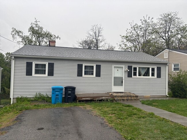 Primary Photo - 4230 Moomaw Ave NW
