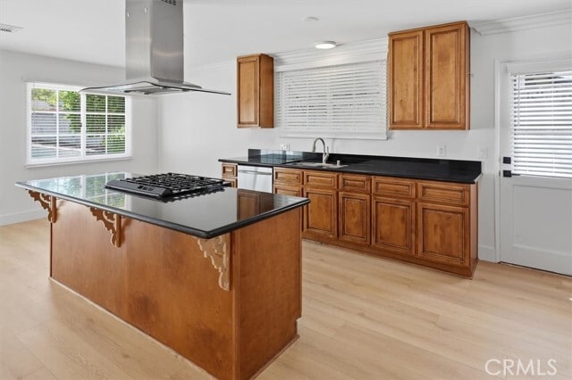 Building Photo - 24324 Victory Blvd