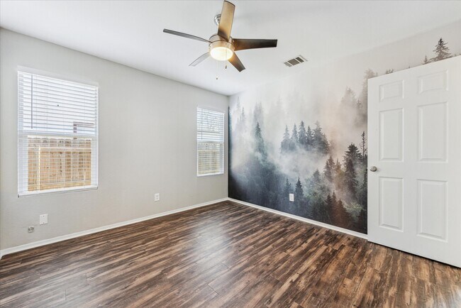 Building Photo - 8805 Piney Point Dr