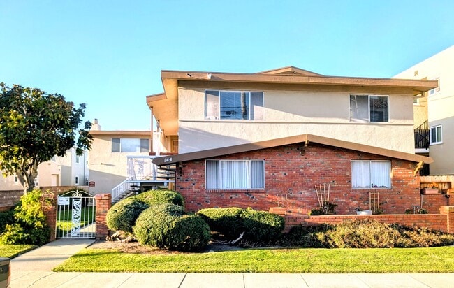 Building Front - Belleview Apartments