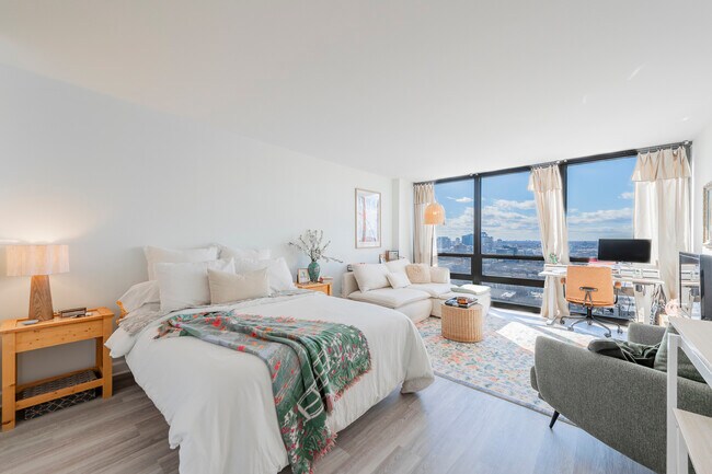 Building Photo - 1636 N Wells St